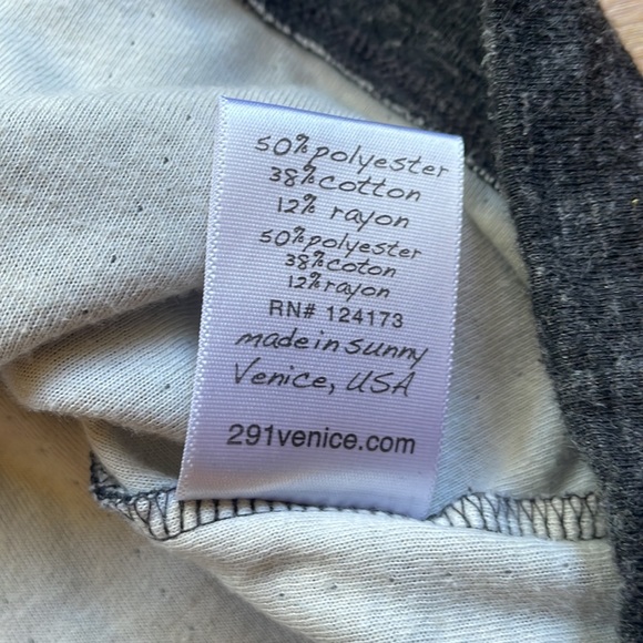 Designer jersey tee with zipper detail - Picture 6 of 6